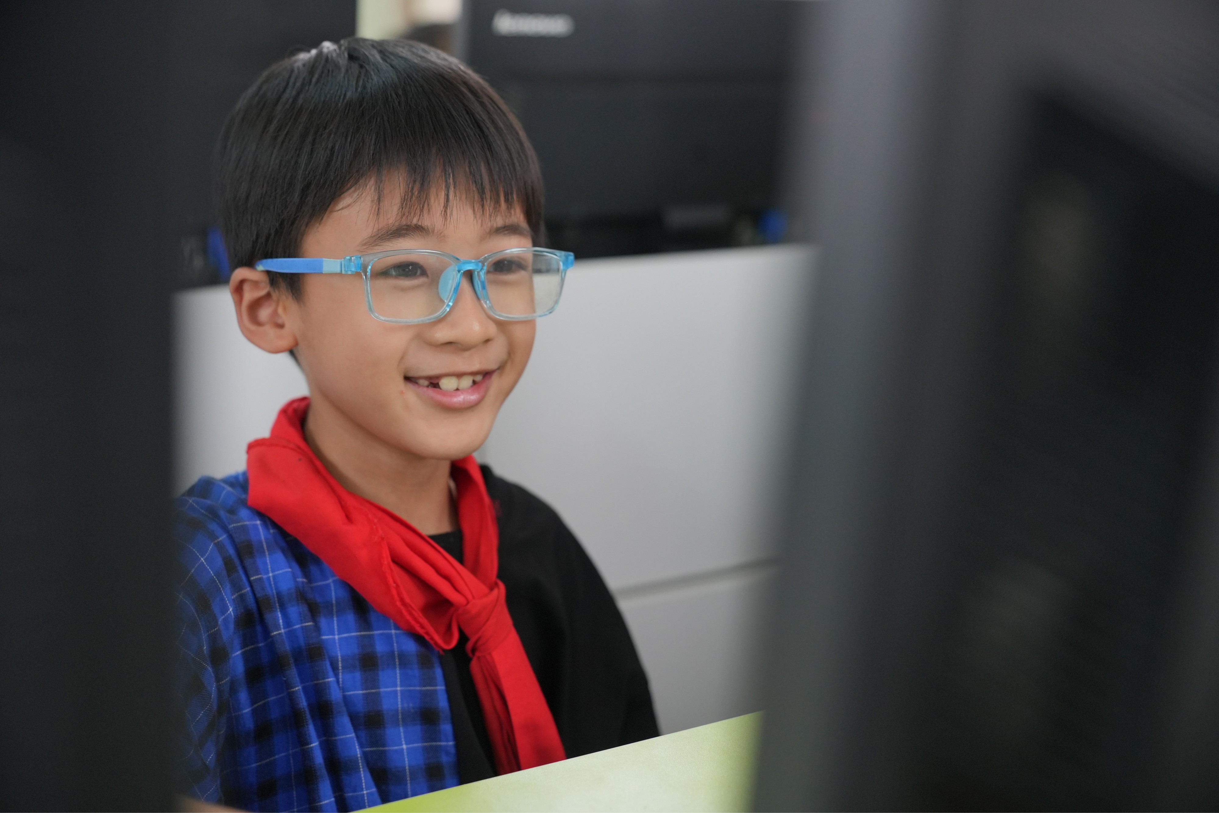 第一百二十五期至一百二十六“綠色愛心電腦教室”標準電腦41套（廣州逸仙電子商務有限公司）