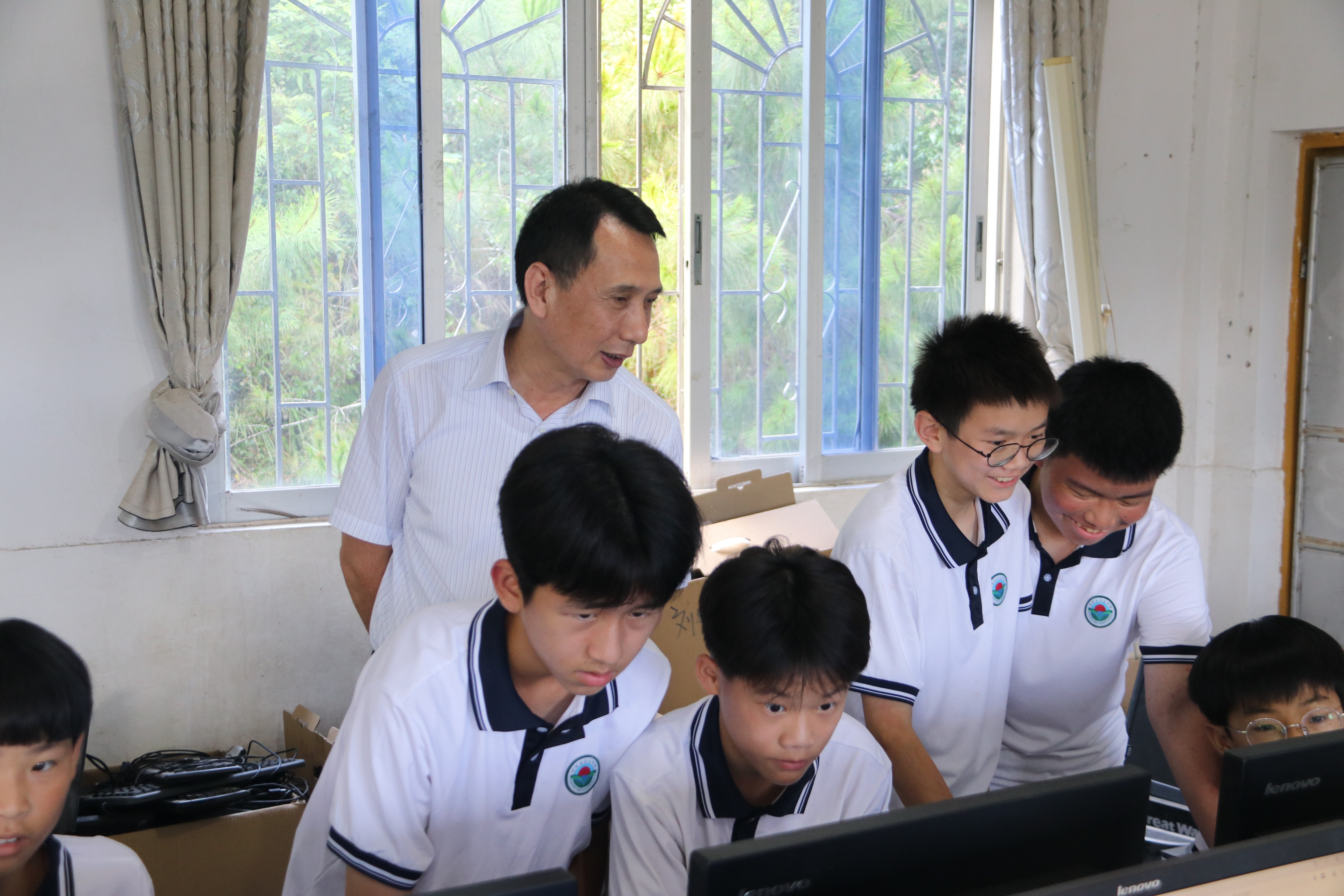 第一百六十八期至一百六十九期“綠色愛心電腦教室”標準電腦41套（廣州中醫藥大學）